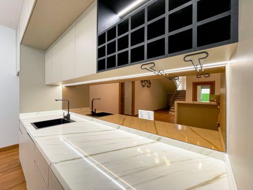 INTERIOR 05